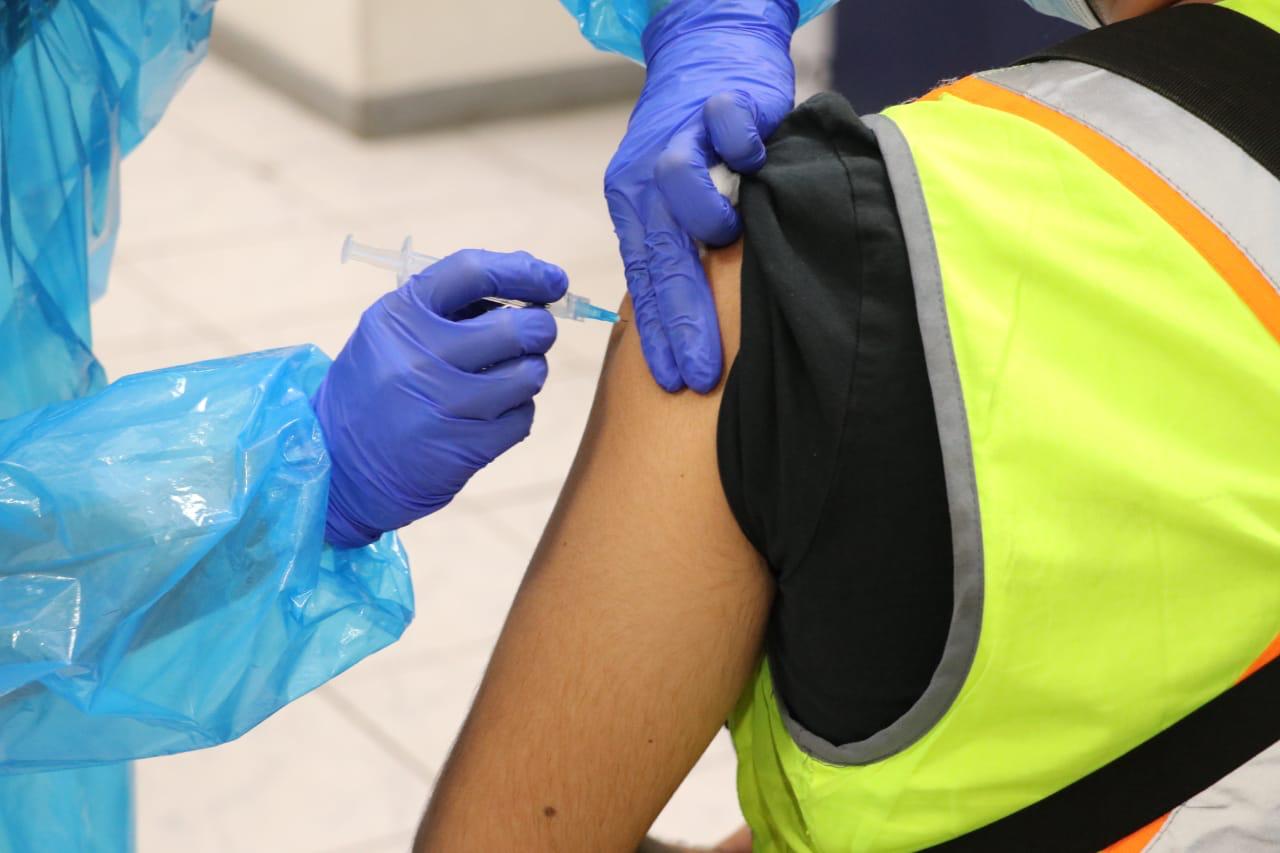 Talcahuano comenzó vacunación de 750 trabajadores portuarios
