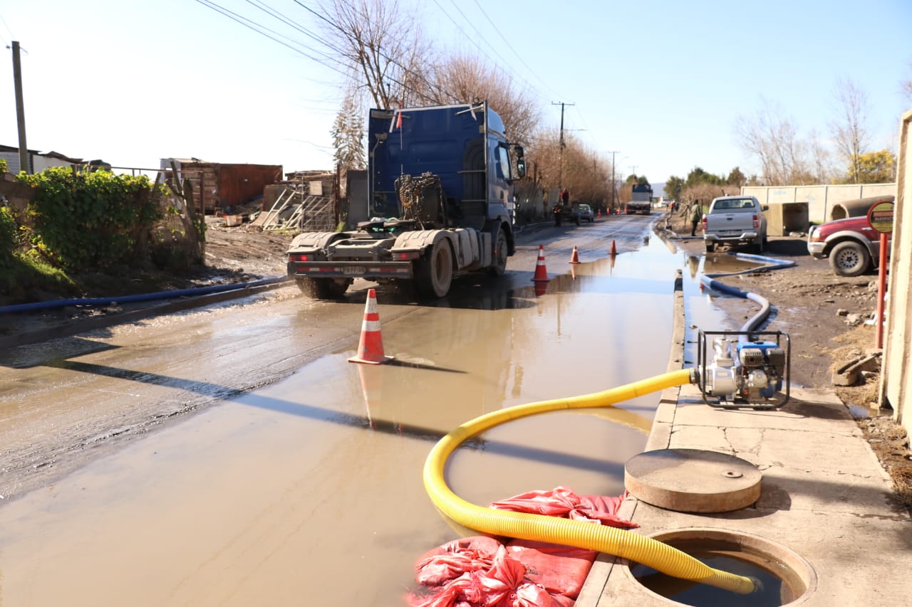 Municipio de Talcahuano trabaja sin parar para liberar de agua, barro y residuos los sectores de Jaime Repullo y Carriel Norte