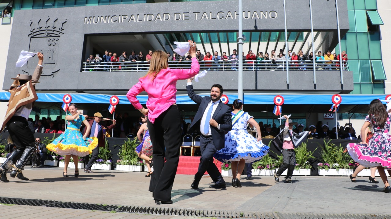 Con Misa y desfile: Talcahuano dio inicio a celebraciones de Fiestas Patrias