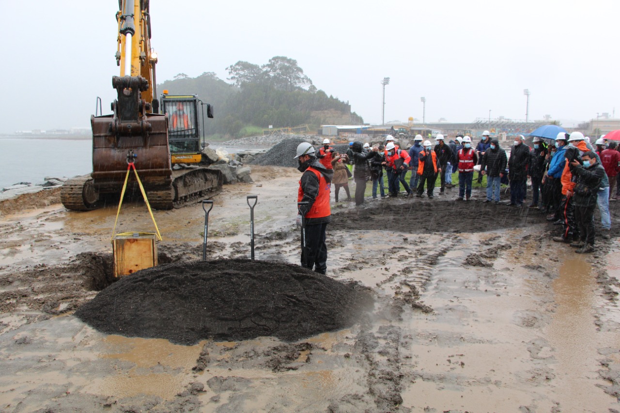 Instalan primera piedra en obra que cambiará rostro del borde costero de Talcahuano