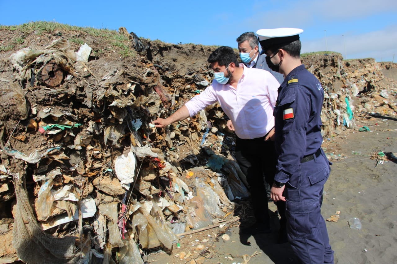 Talcahuano lidera inspección a antiguo vertedero descubierto tras marejadas 